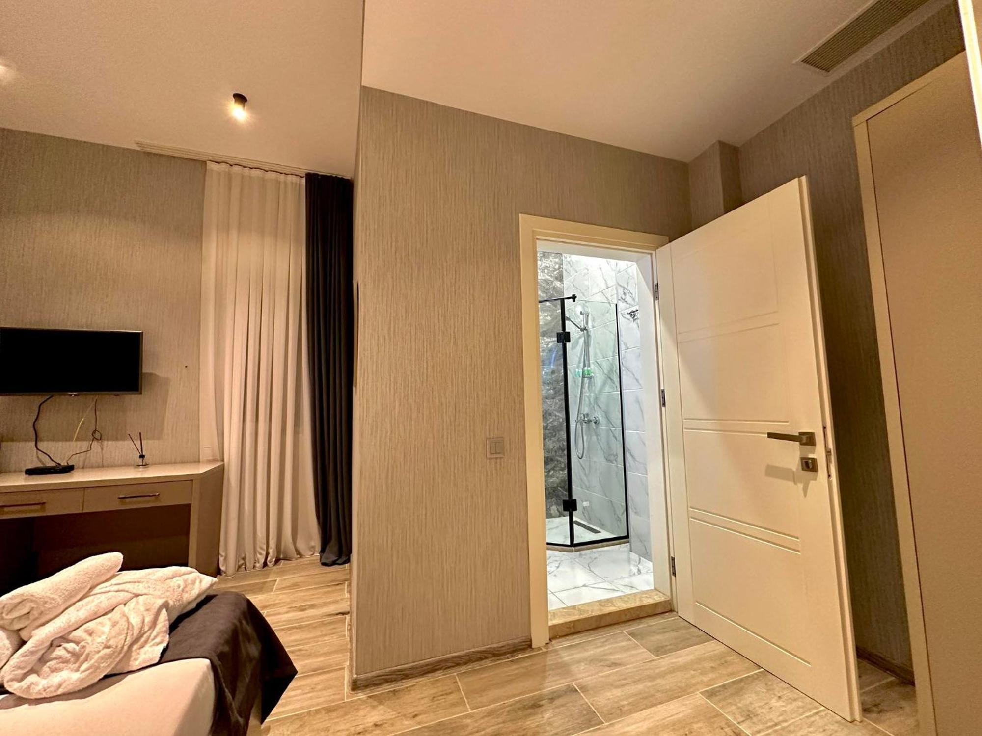 Emerald Hotel Batumi Zewnętrze zdjęcie